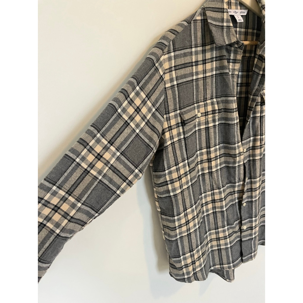 Flannel Plaid Boyfriend Button Down Shirt Gray Beige Soft Old Navy Relaxed Fit - Picture 4 of 8